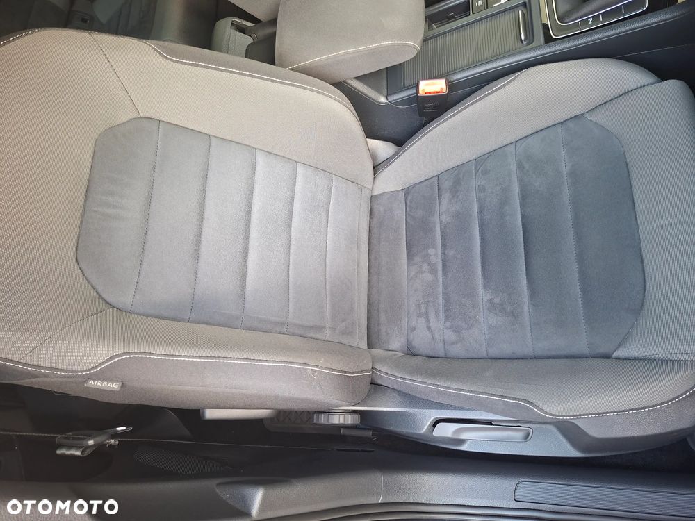 Volkswagen Golf 1.4 TSI BMT Comfortline - 37