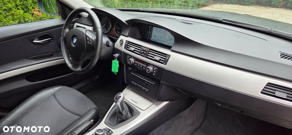 BMW Seria 3 320d - 35
