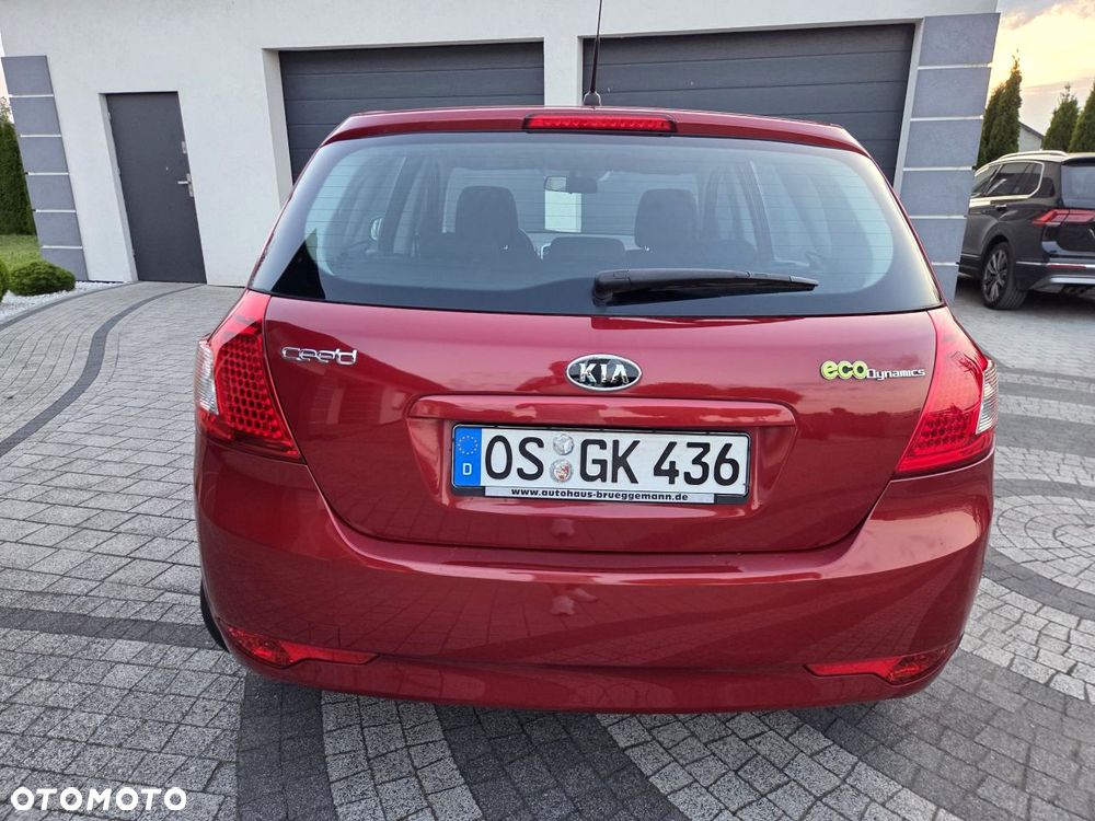 Kia Ceed - 8