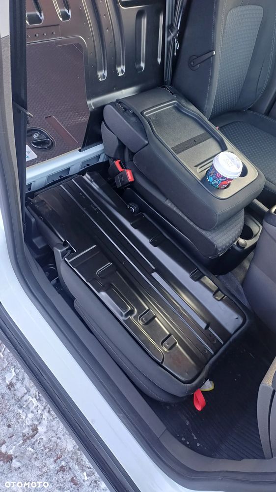 Ford Transit Connect - 23