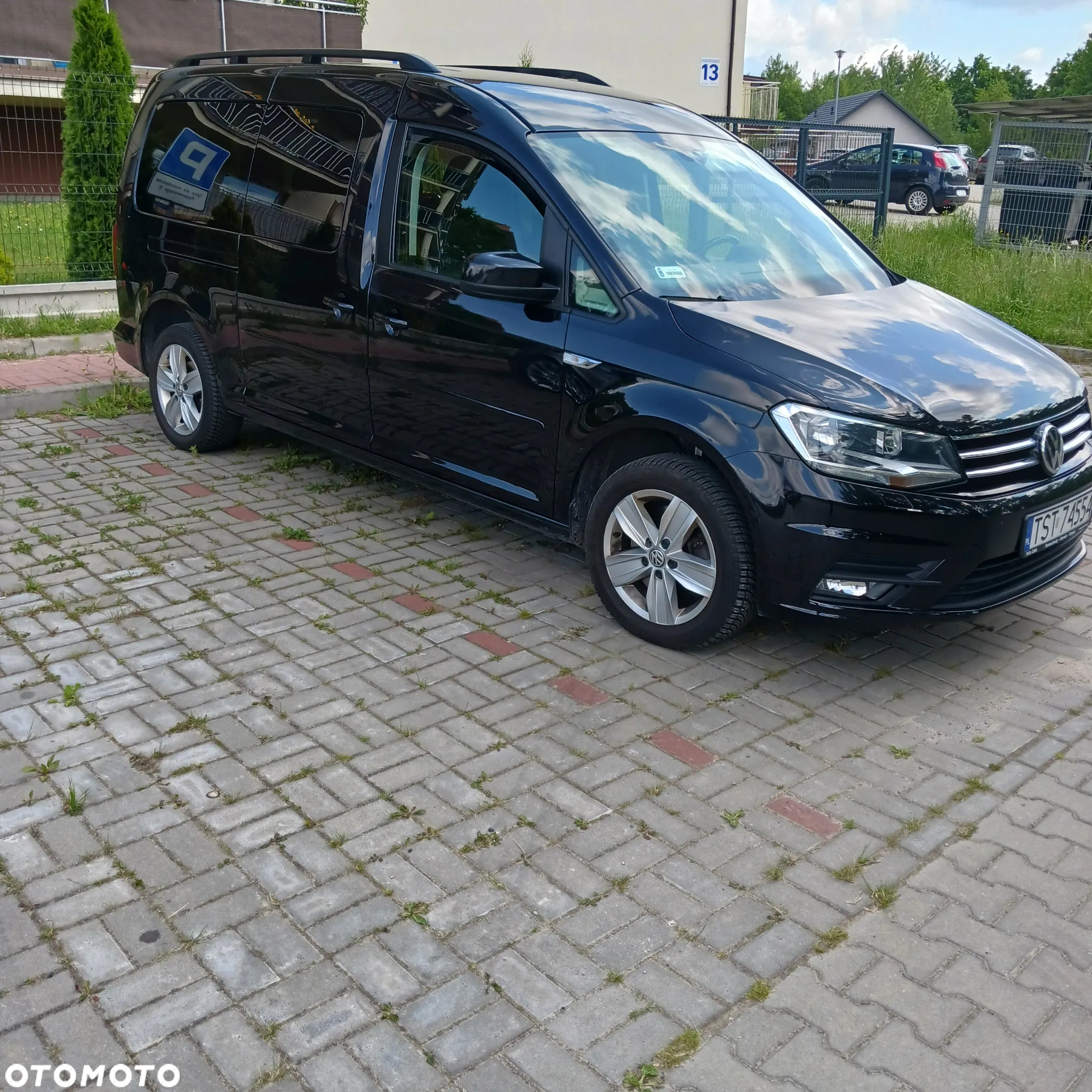 Volkswagen Caddy Maxi 2.0 TDI Comfortline - 3
