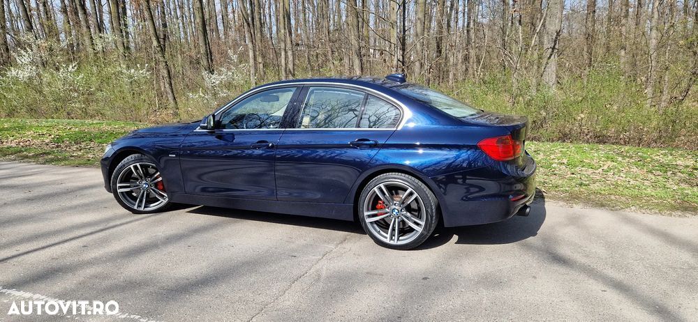 BMW Seria 3 335i Sport-Aut. Luxury Line - 2