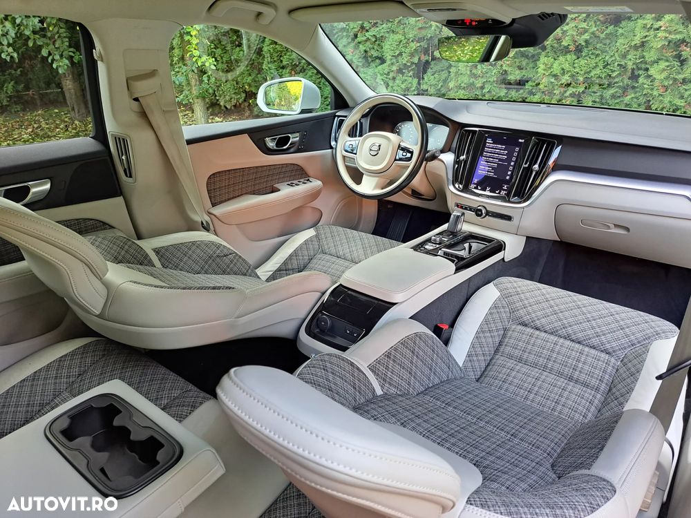 Volvo V60 T6 AWD Twin Engine Geartronic Momentum Pro - 31