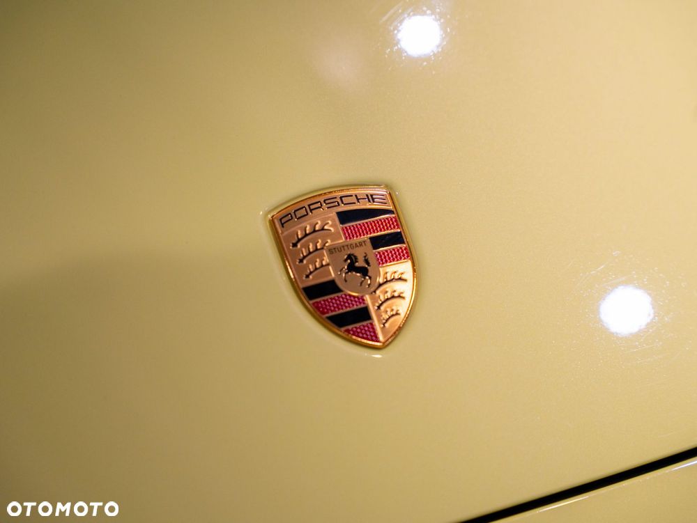 Porsche 911 Carrera - 25