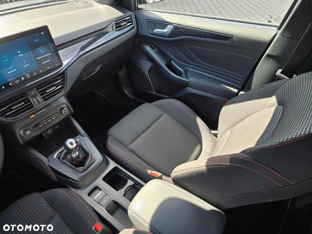 Ford Focus 1.0 EcoBoost ST-Line X - 16