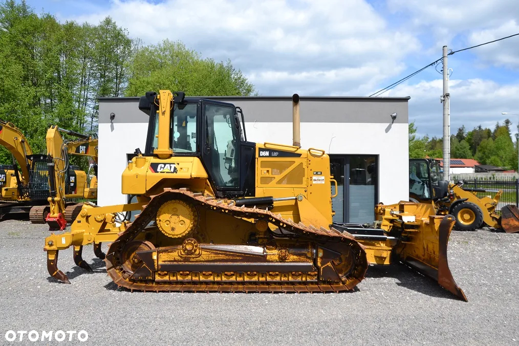Caterpillar CAT D6N LGP - 12