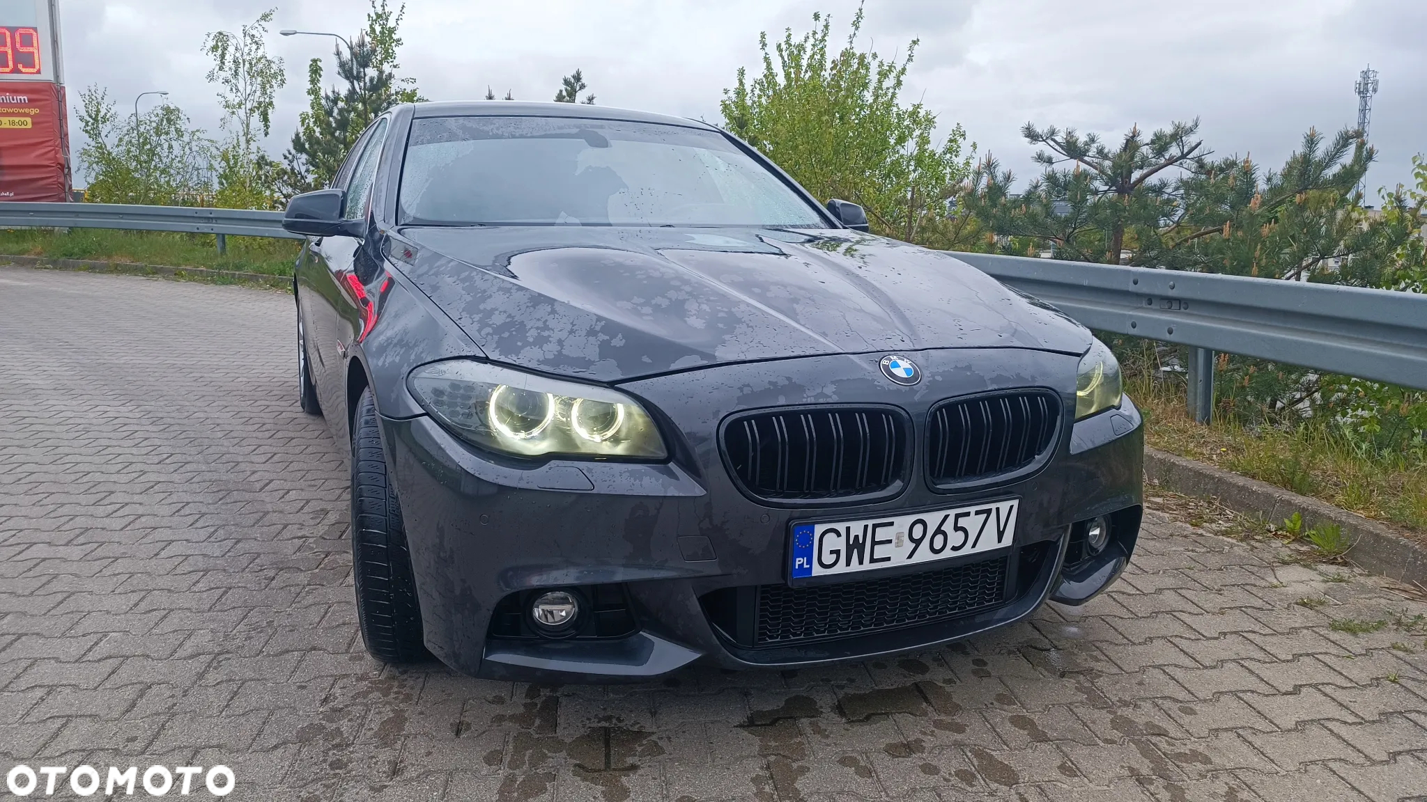 BMW Seria 5 525d xDrive - 10