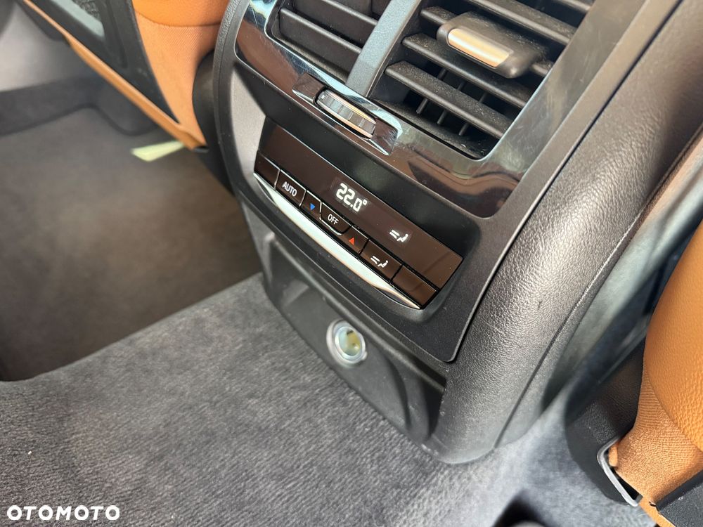 BMW X3 sDrive18d xLine - 17