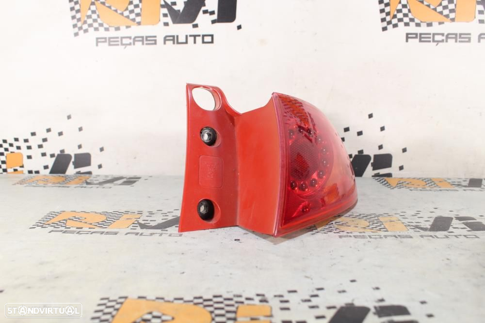 Farolim Direito Seat Leon (1P1)  Farolim Direito Do Chassi Seat Leon 1 - 2