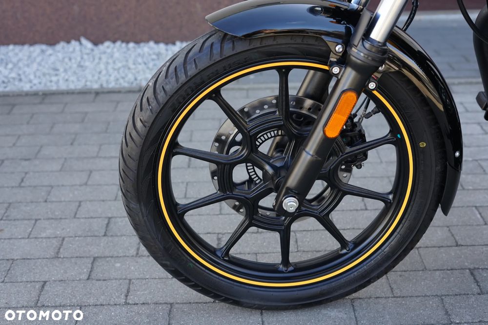 Royal Enfield Meteor - 32