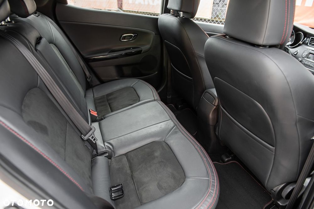 Kia Ceed 1.6 T-GDI GT L - 28