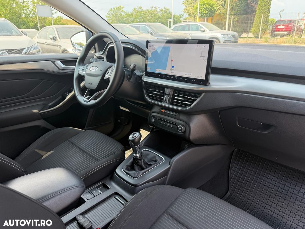 FORD Focus 2022 — imagine 5