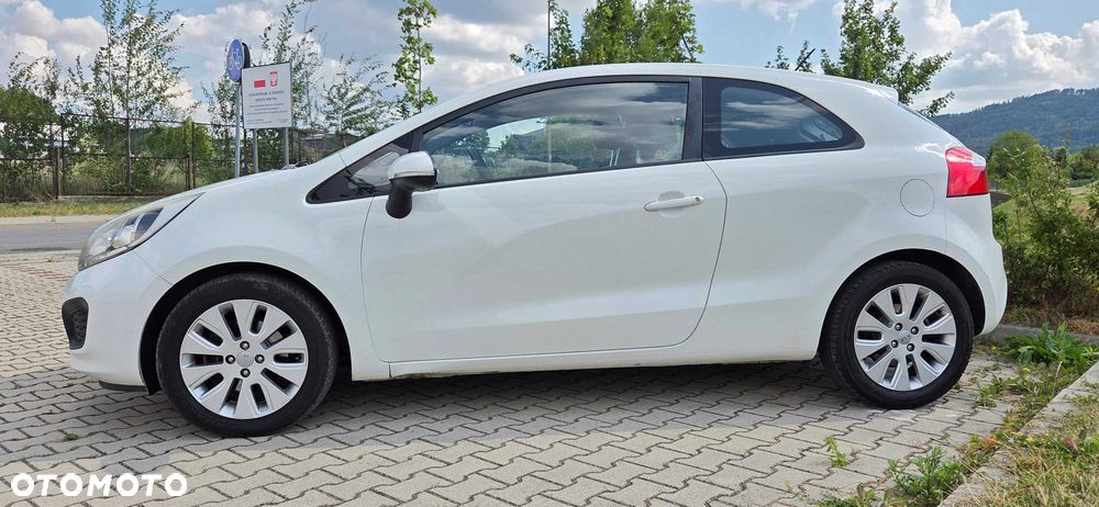 Kia Rio - 4