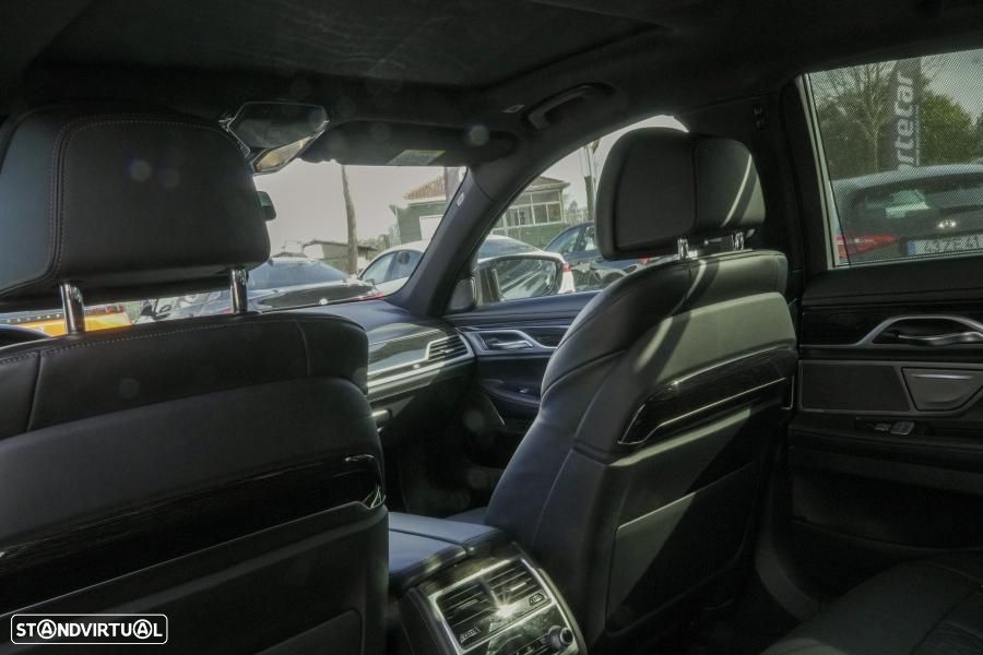 BMW 740 d xDrive Pack M - 11