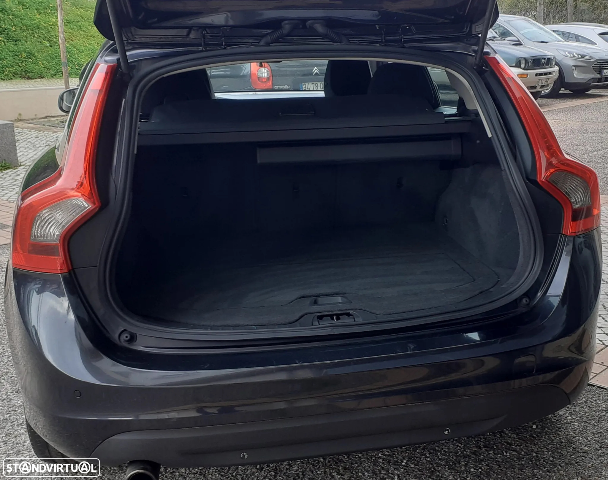 Volvo V60 2.0 D3 Momentum - 15
