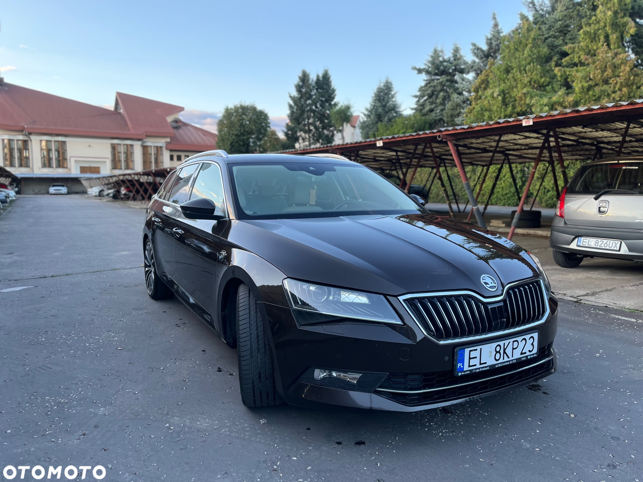 Skoda Superb 2.0 TDI 4x4 L&K DSG - 2