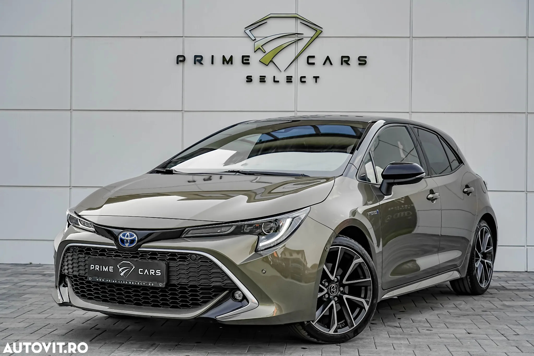 Toyota Corolla 2.0 HSD Exclusive Plus GR Sport Bi-Tone - 2
