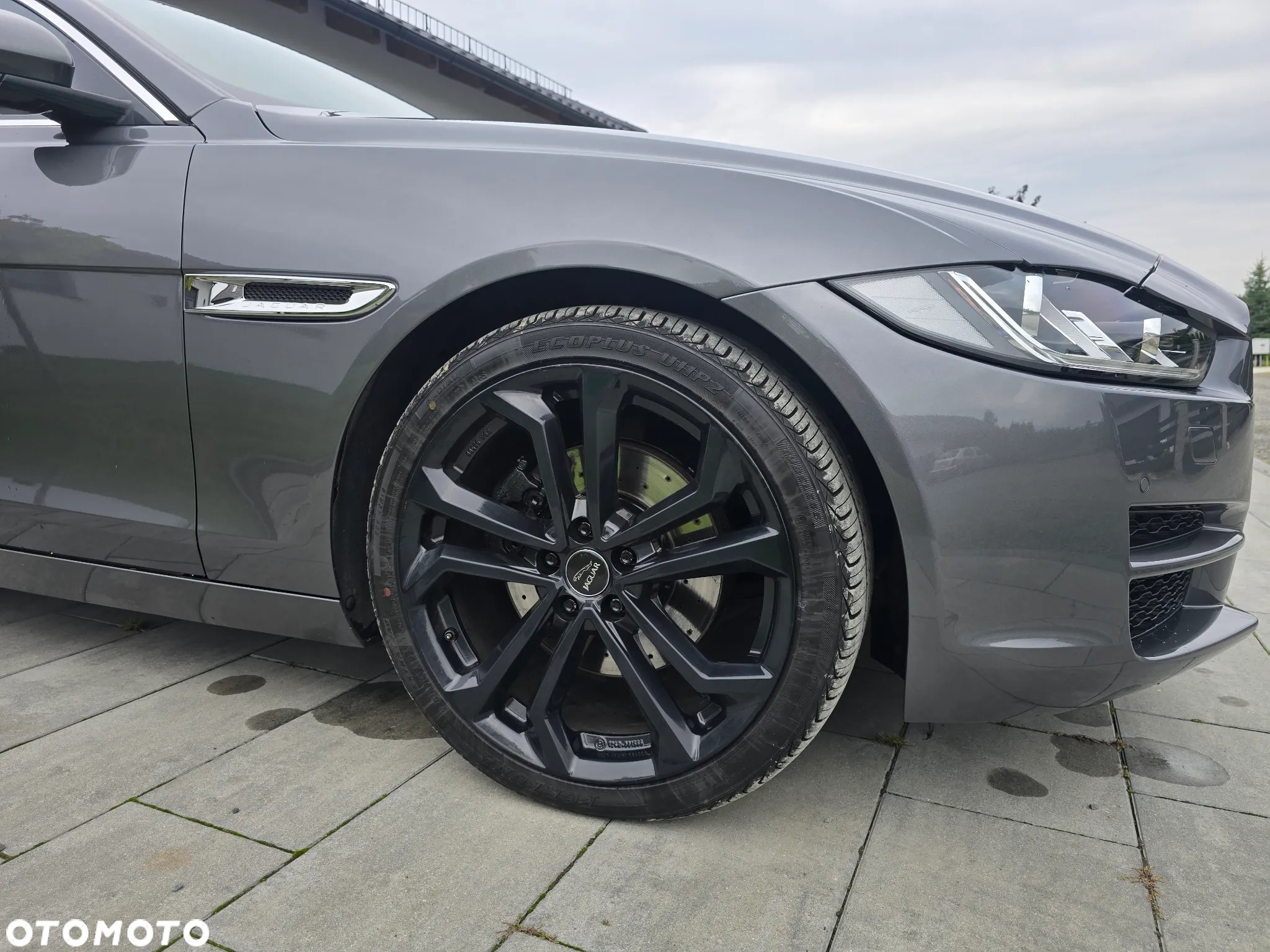 Jaguar XE 20d Prestige - 21