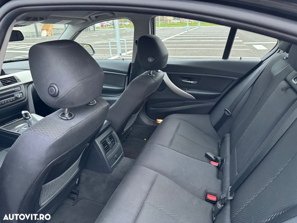 BMW Seria 3 318d Aut. Luxury Line - 9