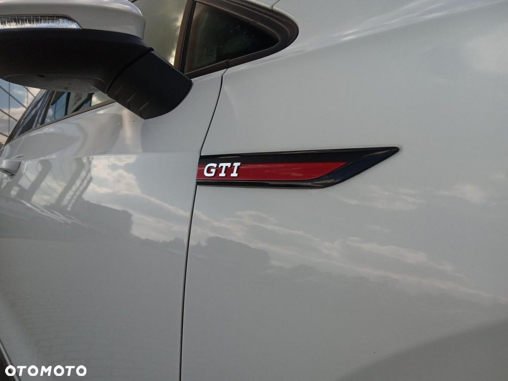 Volkswagen Golf VIII 2.0 TSI GTI DSG - 11