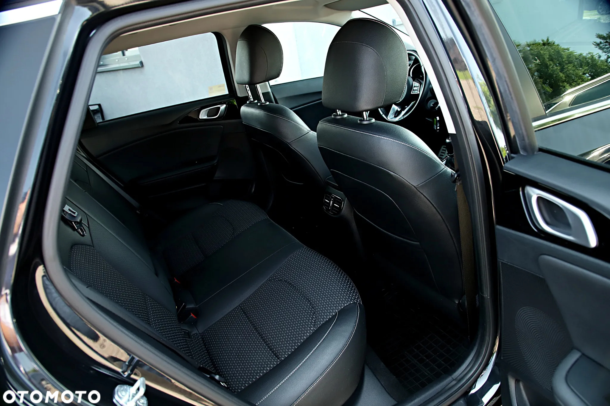 Kia Ceed 1.6 CRDi SCR L Business Line - 23