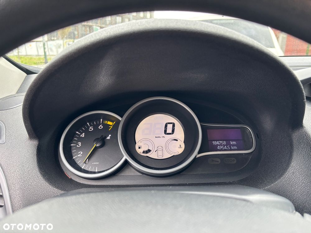 Renault Megane 1.6 16V Expression - 11