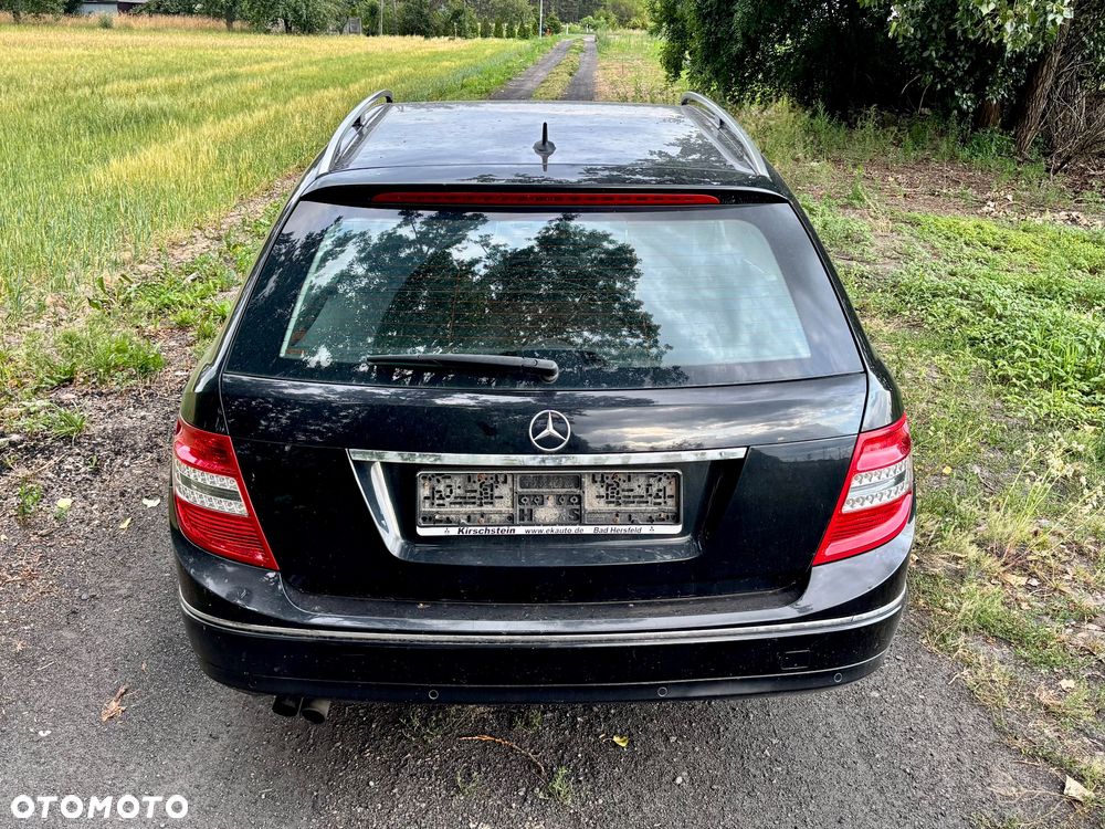 Mercedes-Benz Klasa C 180 CGI Automatik BlueEFFICIENCY Avantgarde - 14