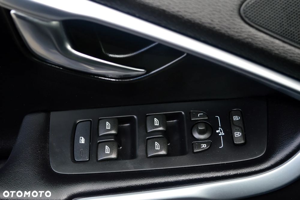 Volvo V40 D3 Geartronic R Design - 30