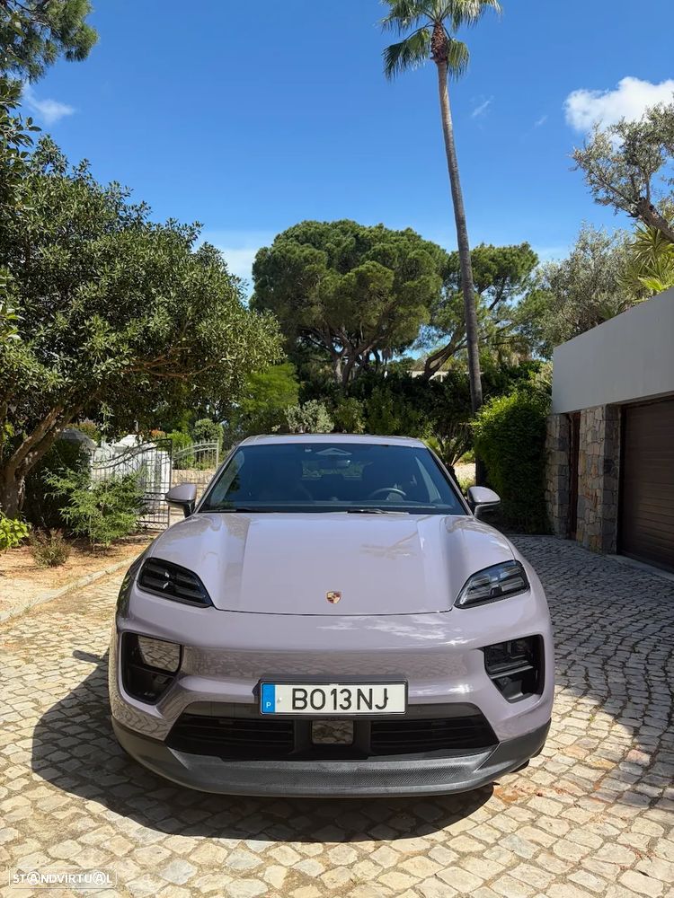 Porsche Macan Electric 4 - 16