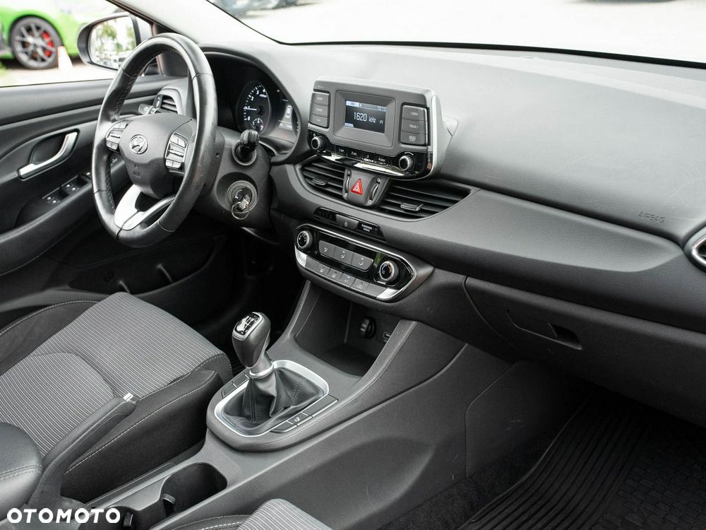 Hyundai i30 1.5 DPI Classic + - 24