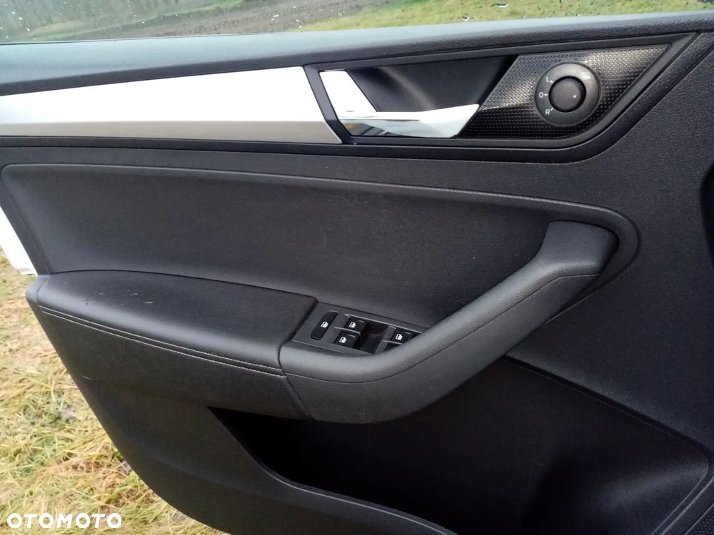 Skoda RAPID 1.6 TDI DPF Ambition - 6