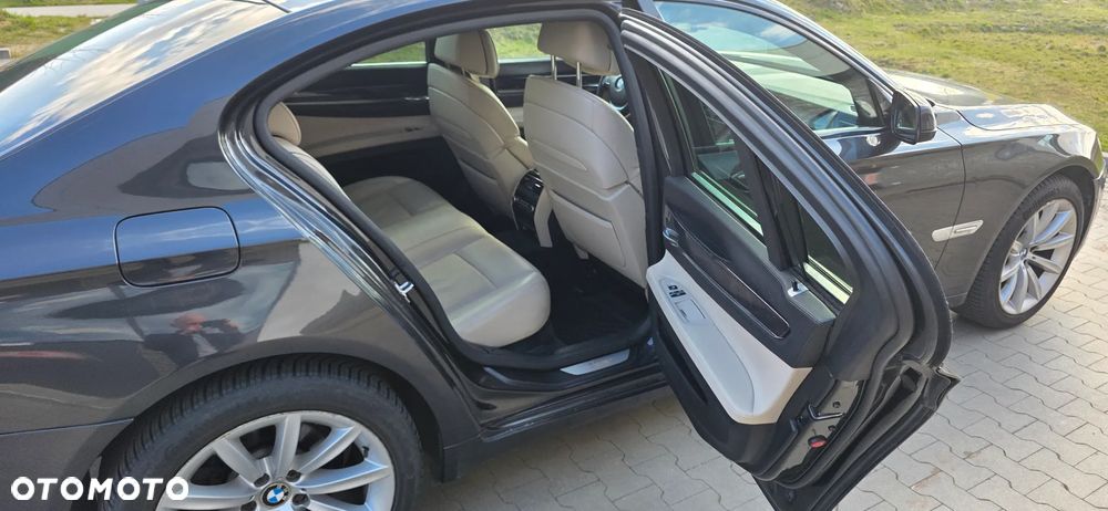 BMW Seria 7 730d - 12