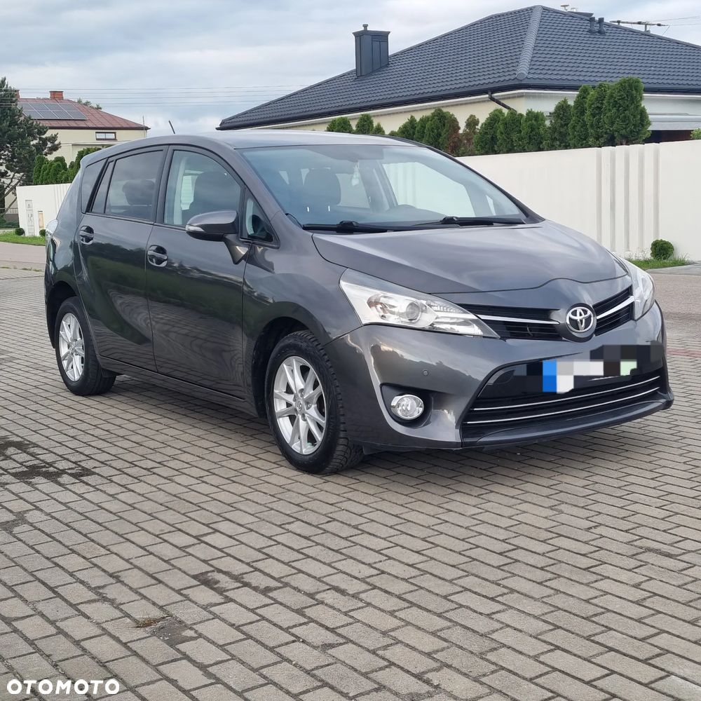 Toyota Corolla Verso - 3