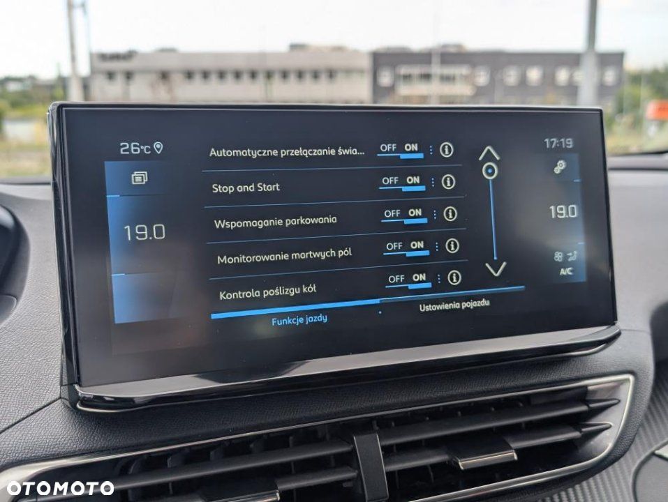 Peugeot 5008 - 24