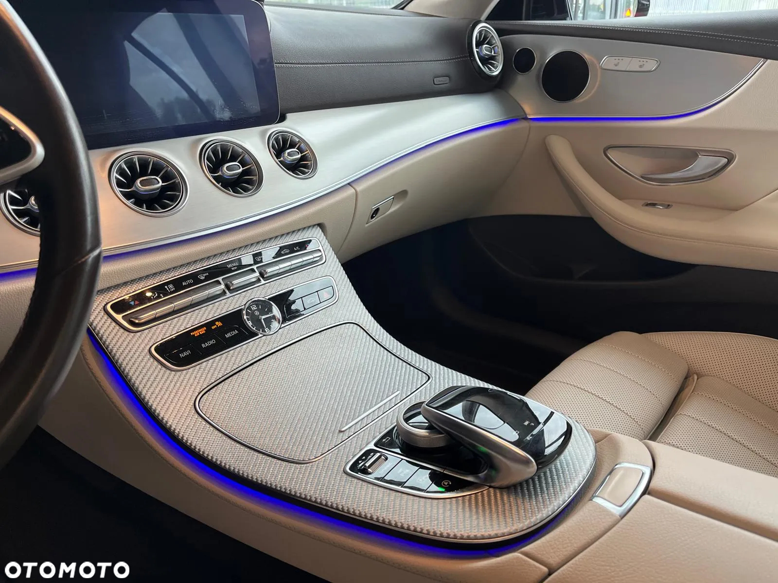 Mercedes-Benz Klasa E 220 d Coupe 4-Matic 9G-TRONIC - 19