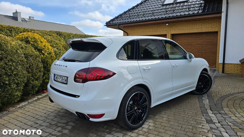 Porsche Cayenne - 16