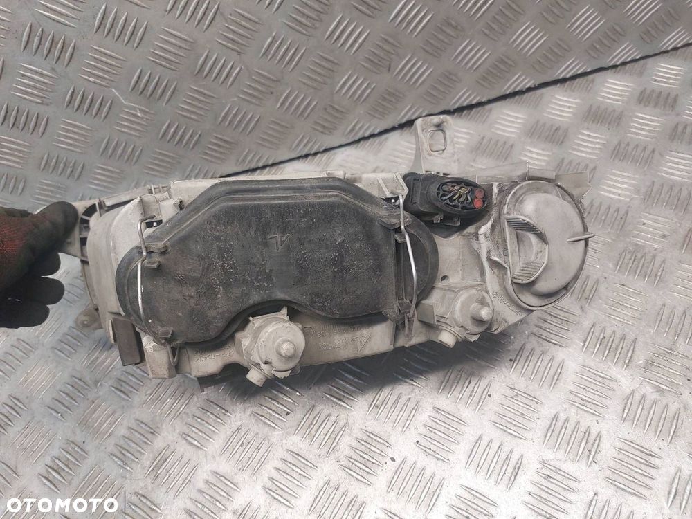 LAMPA LEWY PRZÓD ALFA ROMEO 147 I 0301186201 - 3