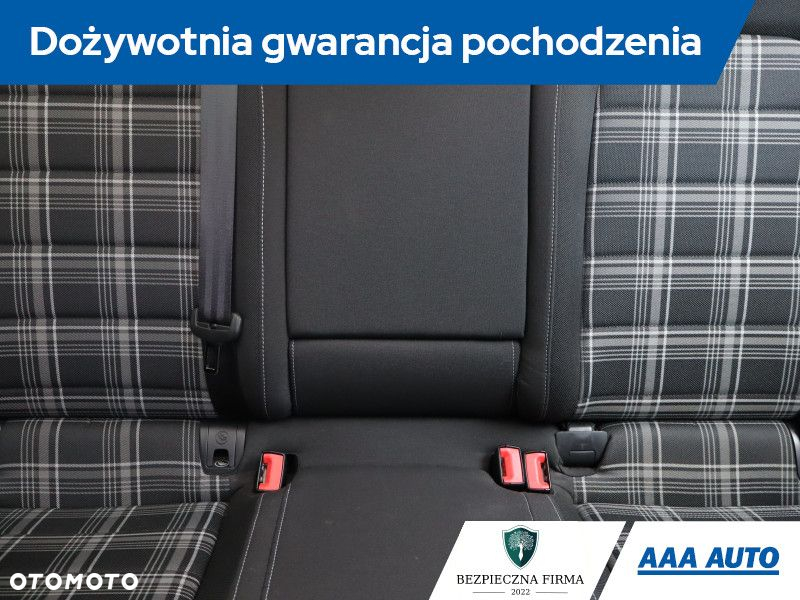 Volkswagen Golf - 11
