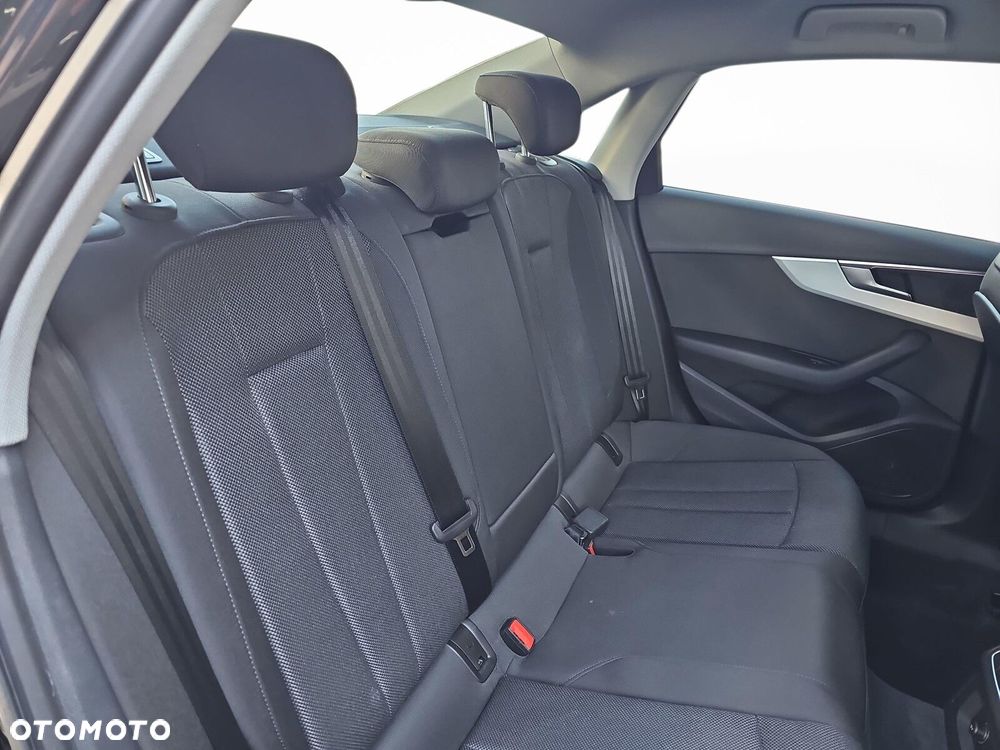 Audi A4 Limousine - 27