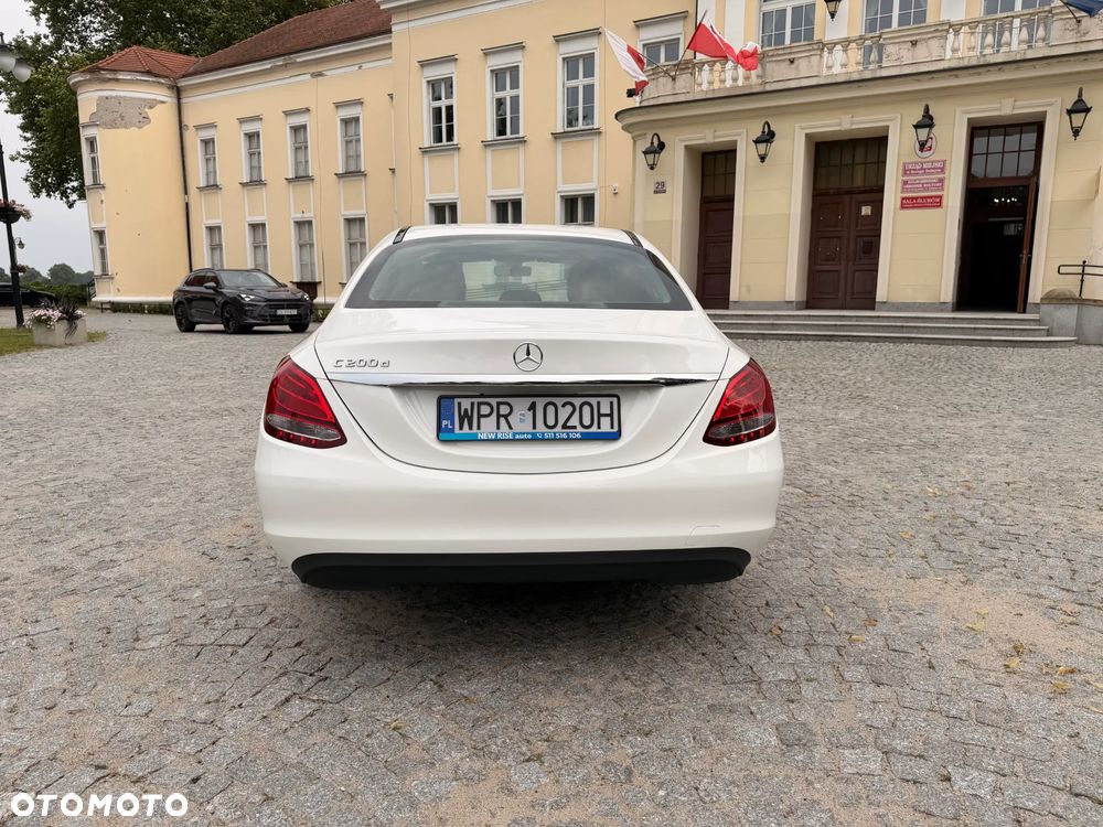Mercedes-Benz Klasa C 200 d - 12