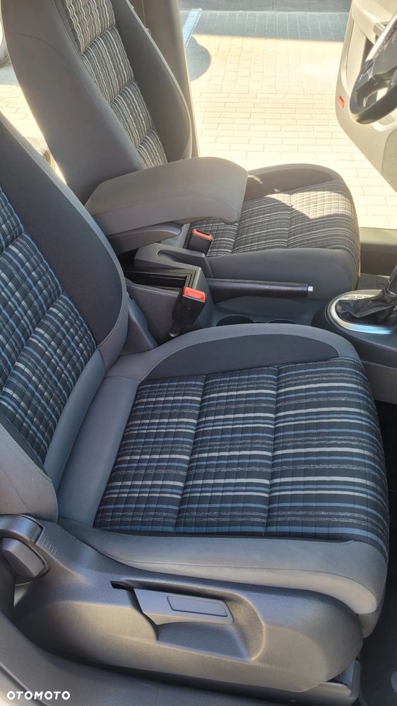 Volkswagen Touran 2.0 TDI DPF Cross DSG - 11