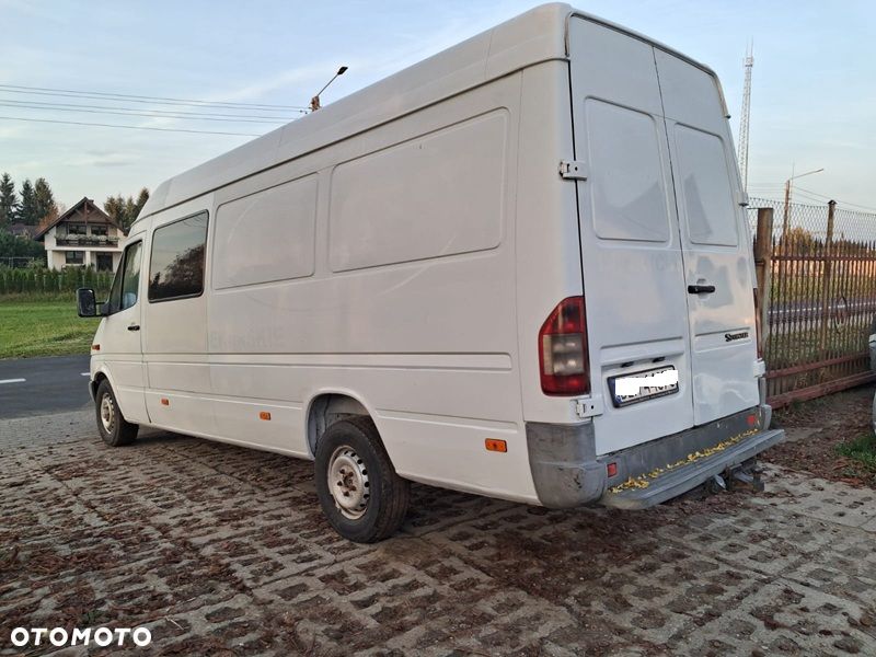 Mercedes-Benz Sprinter - 5