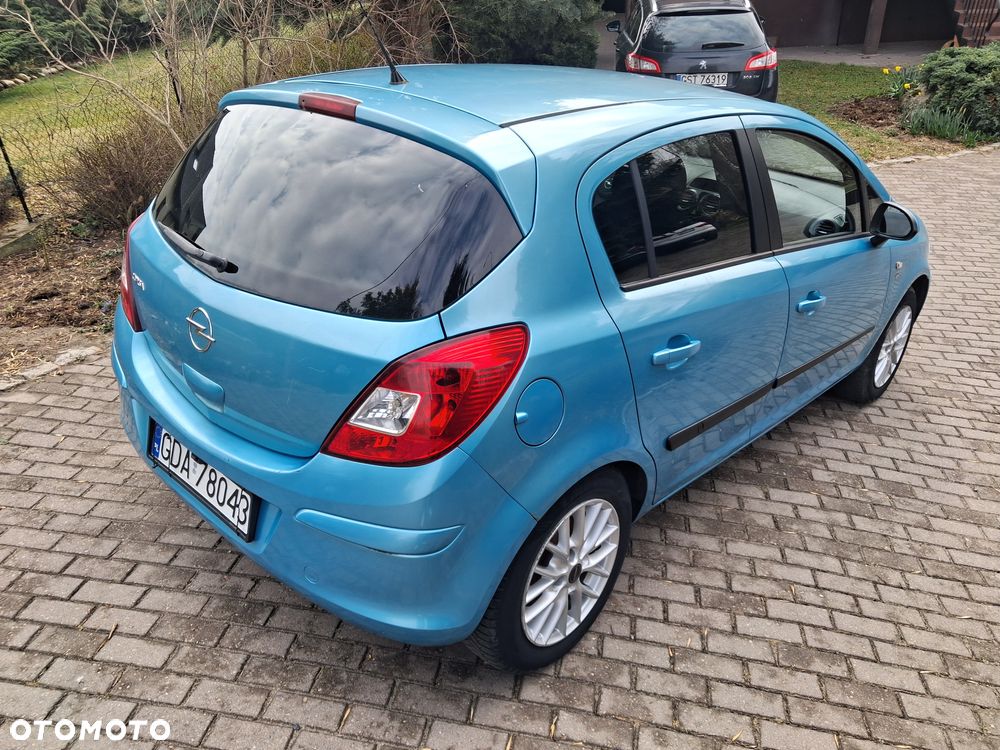 Opel Corsa 1.2 16V Cosmo - 5