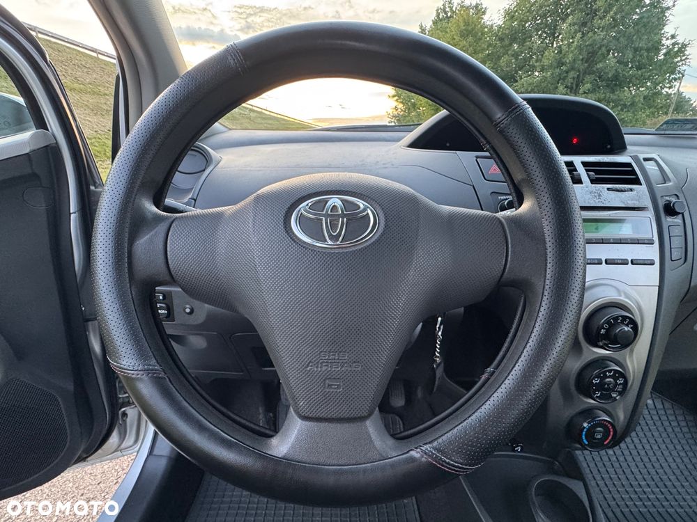 Toyota Yaris 1.33 Prestige - 33