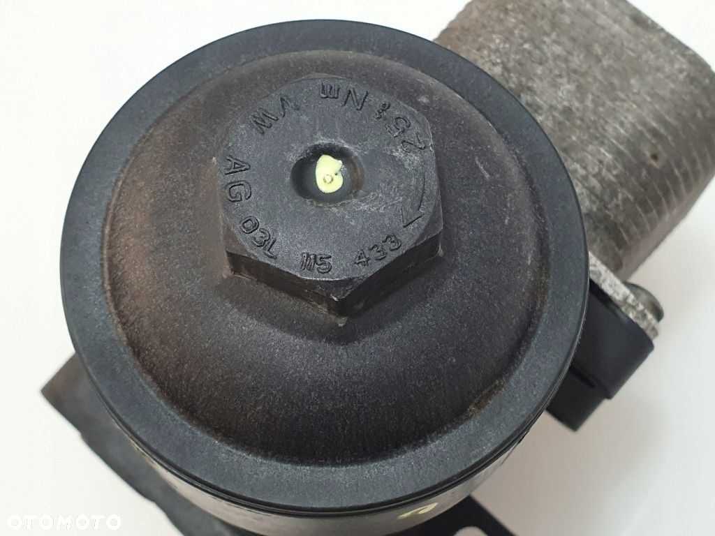 AUDI A3 8P GOLF TOURAN CADDY PODSTAWA FILTRA OLEJU TDI OBUDOWA 03L115389C - 6