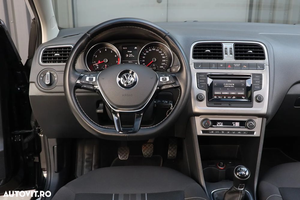 Volkswagen Polo 1.2 TSI Blue Motion Technology Lounge - 24