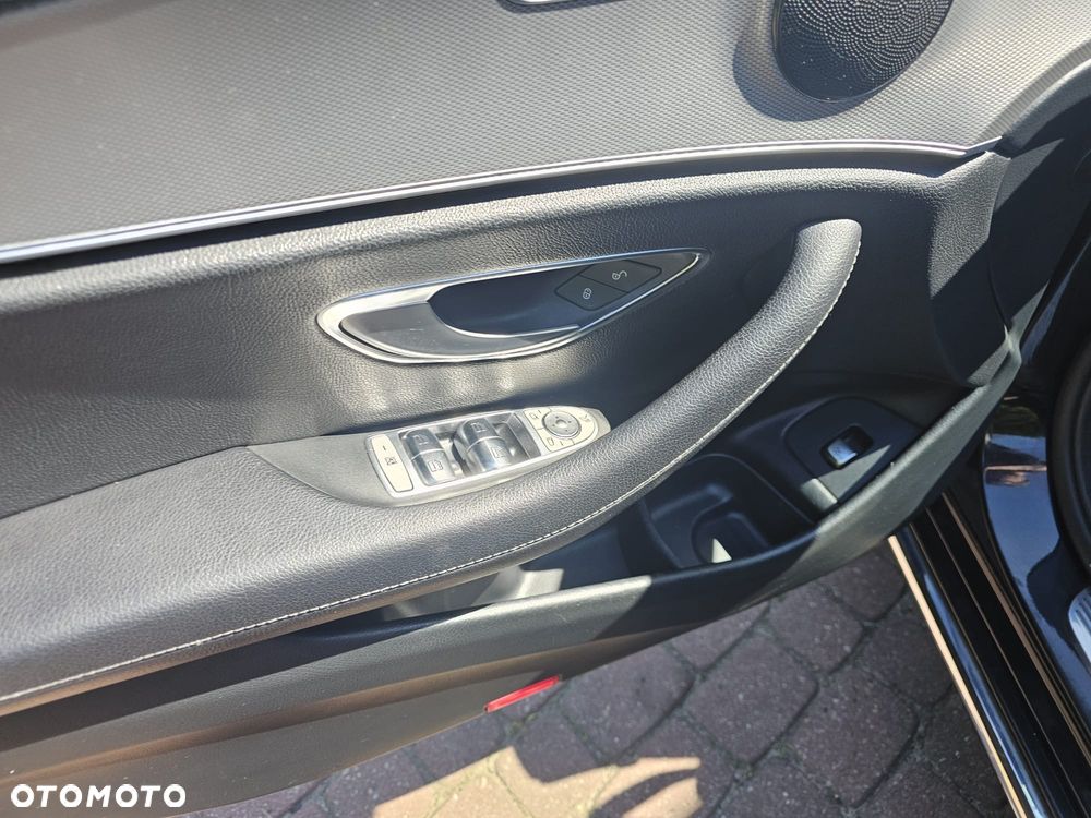 Mercedes-Benz Klasa E 220 d 9G-TRONIC - 12
