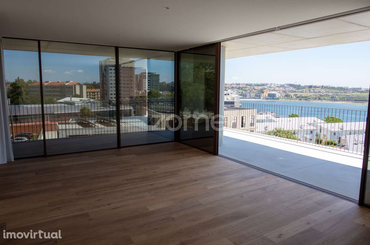 T2 de Luxo no Porto: Um Refúgio de Elegância e Exclusividade - Grande imagem: 2/25