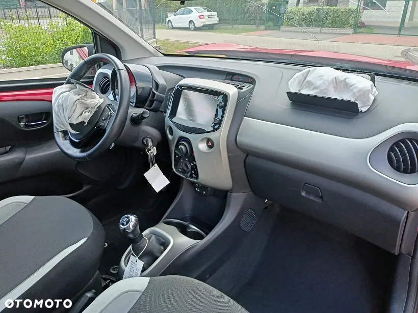 Toyota Aygo x-play - 12