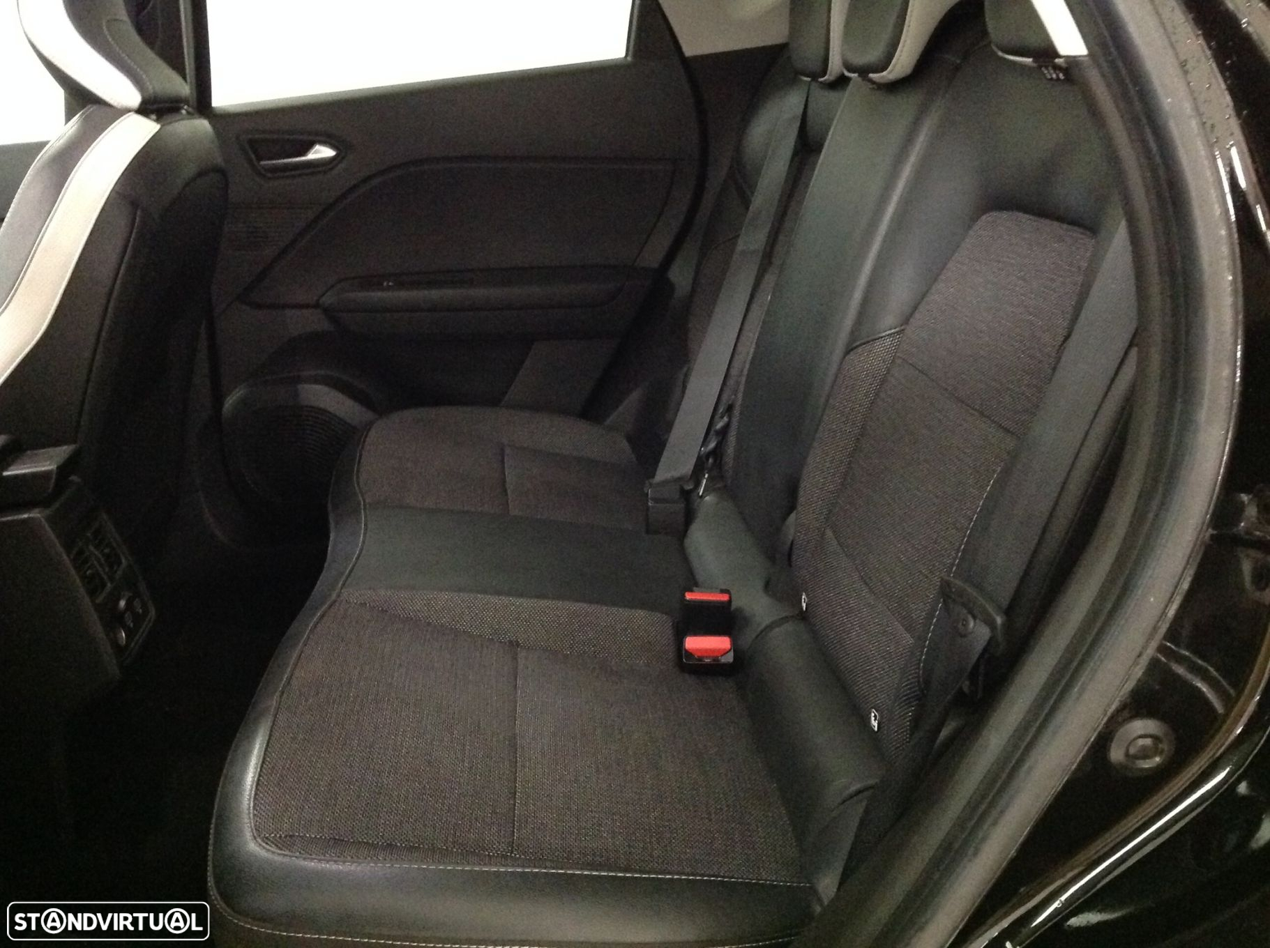 Renault Captur 1.0 TCe Exclusive - 16